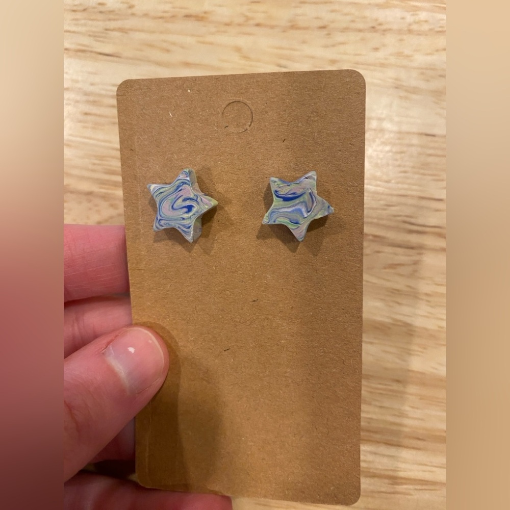 3/$10 Swirly Grey Polymer Clay Studs - Picture 3 of 8